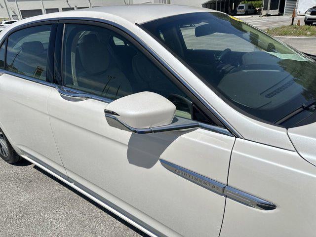 2017 Lincoln Continental Select