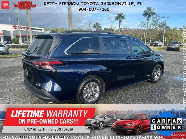 2021 Toyota Sienna LE