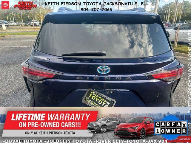 2021 Toyota Sienna LE