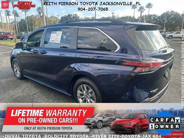 2021 Toyota Sienna LE