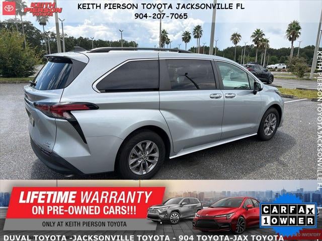 2021 Toyota Sienna LE