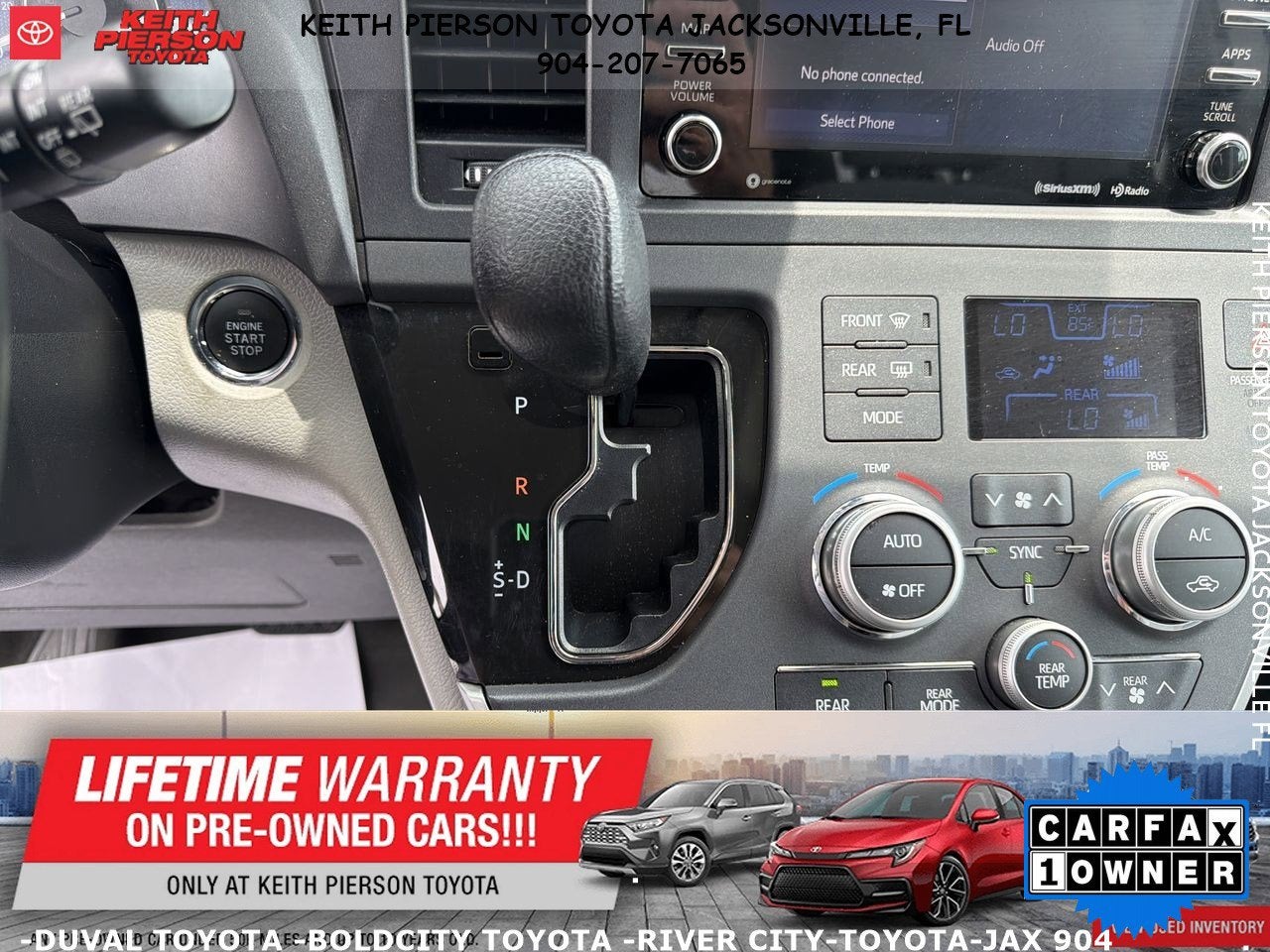 2020 Toyota Sienna LE Auto Access Seat
