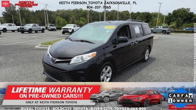 2020 Toyota Sienna LE Auto Access Seat