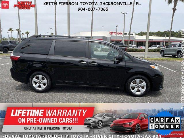 2020 Toyota Sienna LE Auto Access Seat