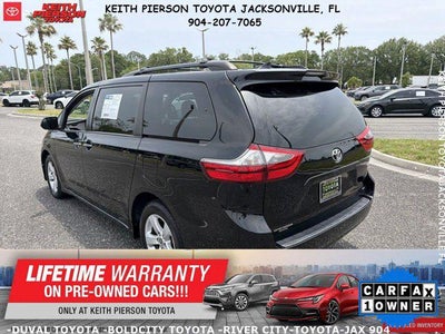 2020 Toyota Sienna LE Auto Access Seat